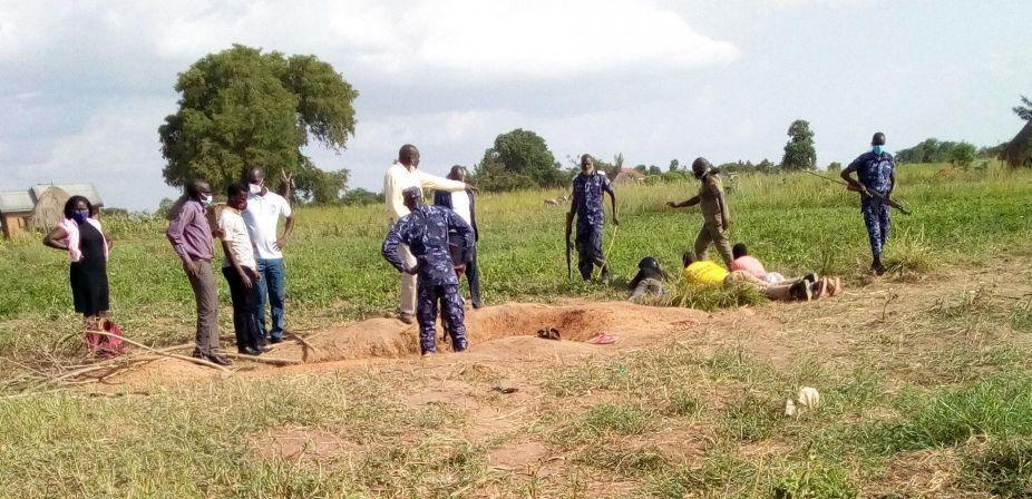 Screenshot 2021-06-22 at 12-01-21 The Police surround the pit with tunnels Uganda Radionetwork-d42b2370