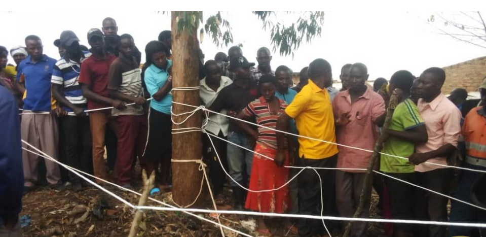 Pit Latrine Uganda Radionetwork-5c25a054